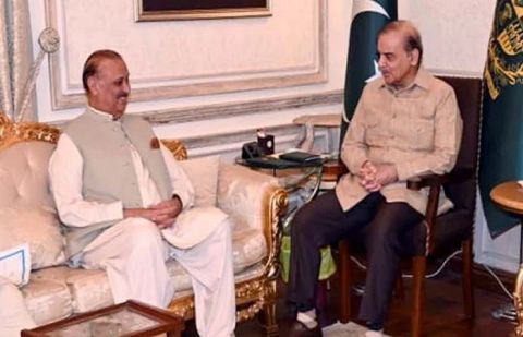 Shehbaz, Raja all set to engage in second round of talks on caretaker PM today 