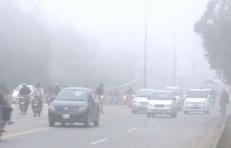 Thick fog blankets various areas of Punjab