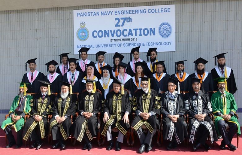 President Mamnoon Hussain with gold medal winners at 27th Convocation of Pakistan Navy Engineering College at National University of Science &amp; Technology (NUST) Karachi on 19 November 2015.