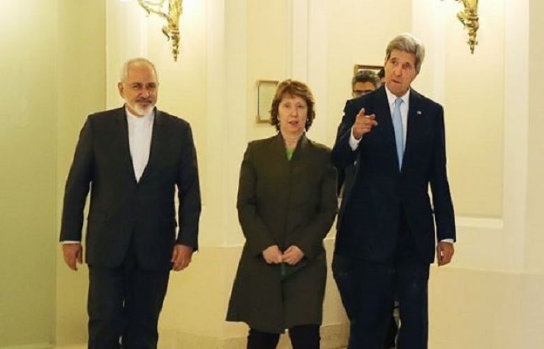  US Secretary of State John Kerry (R), European Union coordinator Catherine Ashton (C) and Iranian Foreign Minister Mohammad Javad Zarif arrive for nuclear talks in Vienna, Austria, on November 20, 2014.
