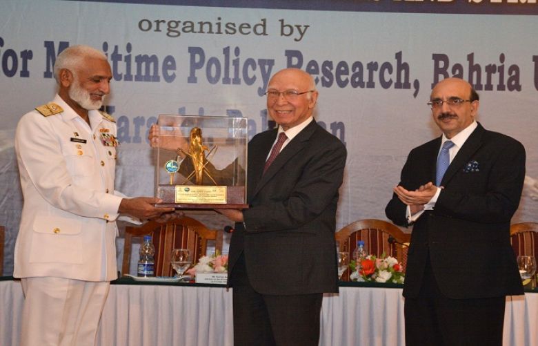 Advisor to PM on Foreign Affairs Sartaj Aziz being presented with a memento at the 7th International Maritime Conference in Karachi on 11 Feb 2017