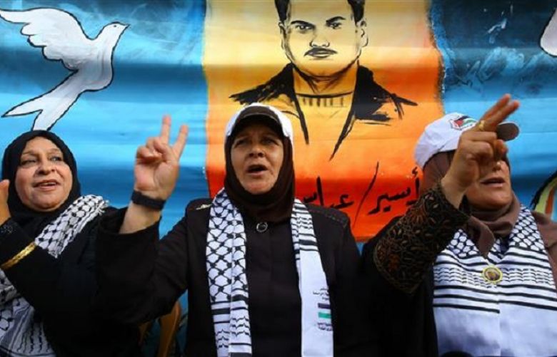 Some 220 prisoners join jailed Palestinian hunger strikers