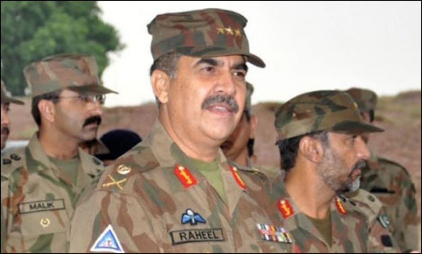 Army Chief arrives in North Waziristan to celebrate Eid with troops
