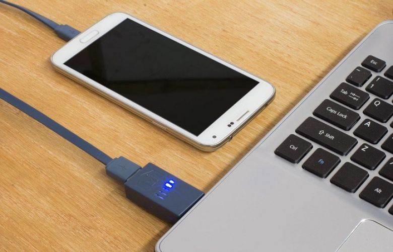 Charging your smartphone via USB