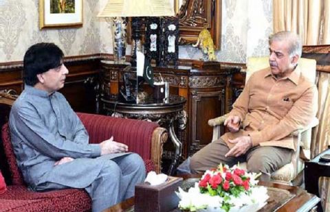 Chaudhry Nisar calls on Punjab CM in Lahore