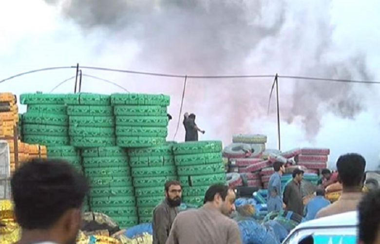 Blaze erupted at tyre warehouse in Karachi ranges on