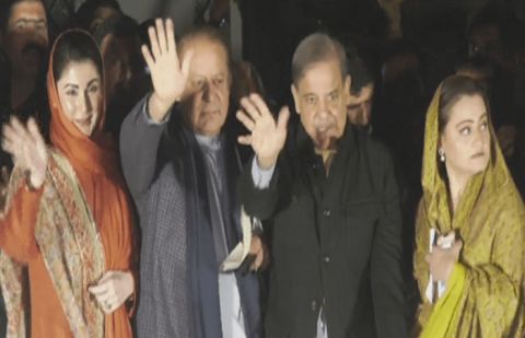 Nawaz Sharif invites rivals to join hands for prosperity