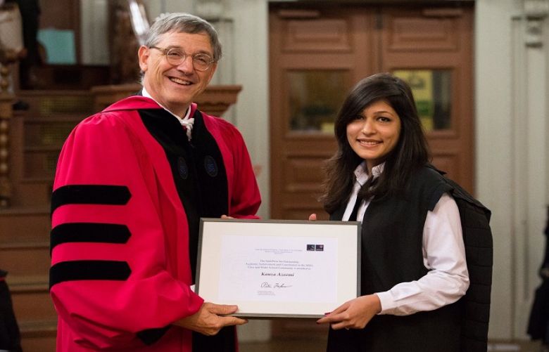 Pakistani student receives Oxford University&#039;s prestigious award