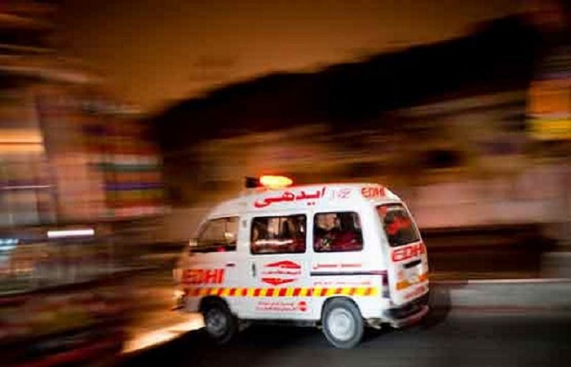 Karachi: Cracker attack leaves 2 cops injured at Nipa Chowrangi