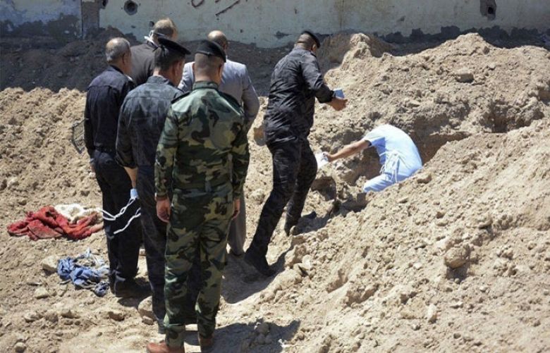 Mass graves holding &#039;400 Daesh&#039; found in Iraq
