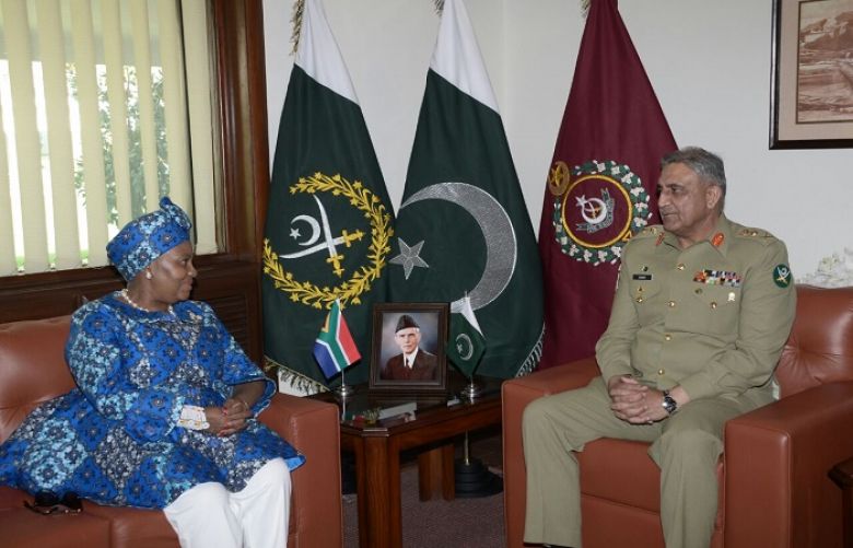 Pakistan and South Africa on Monday signed a defence deal with Pakistan that will entail increased military cooperation between the two countries at a ceremony held at the defency ministry in Rawalpindi.