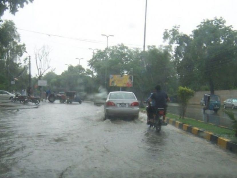 Rain, hailstorm upset life routines in Lahore