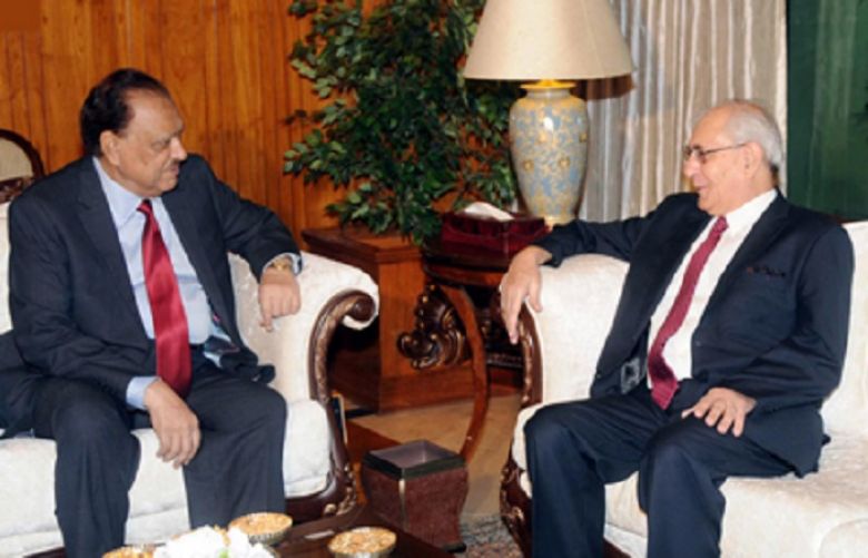 President Mamnoon Hussain has urged all strata of society to reject any obstacle in the way of completion of mega development projects launched by the present government