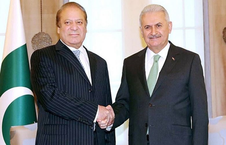 PM Nawaz Sharif welcomed by Turkish Prime Minister Binali Yildirim at Cankaya Palace.