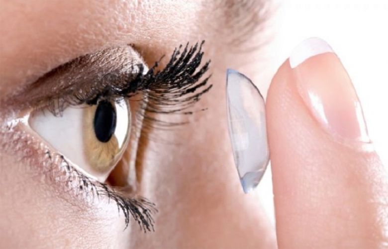 27 contact lenses found stuck in UK woman’s eyes