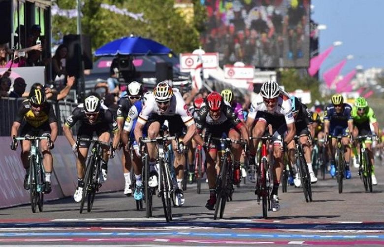Andre Greipel wins stage two of the Giro d&#039;Italia to move into overall lead
