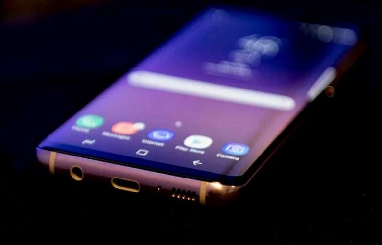 Samsung&#039;s Galaxy S8 hits stores