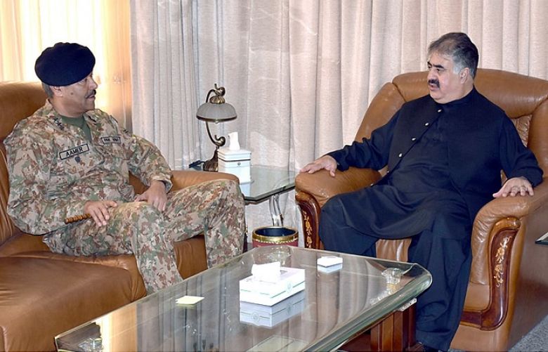Commander Southern Command Lt Gen Amir Riaz calls on Balochistan Chief Minister Nawab Sanaullah Zahri.