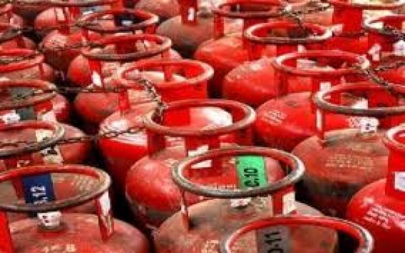 LPG price reduced by Rs 10 per kg