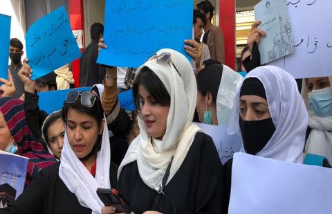 Afghan Taliban orders NGOs to send women workers home