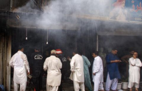 Fire breaks out at Aabpara market in Islamabad due to short circuit