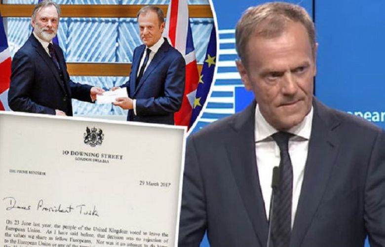 Donald Tusk tweeted this picture of him formally receiving the Article 50 letter