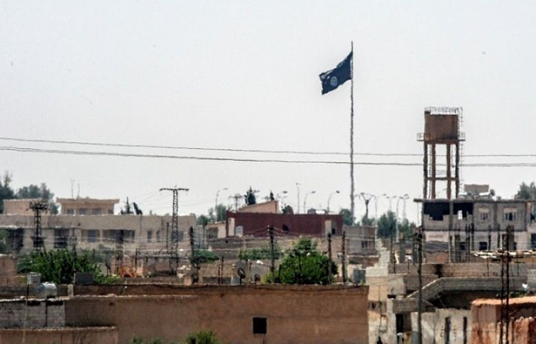 A flag of the militant Daesh was seen hoisted on a pole in Islamabad.