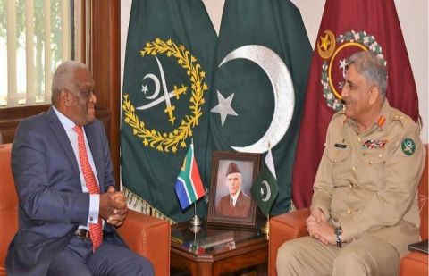 Army Chief, SA High Commissioner Mpendulo discuss matters of mutual interest