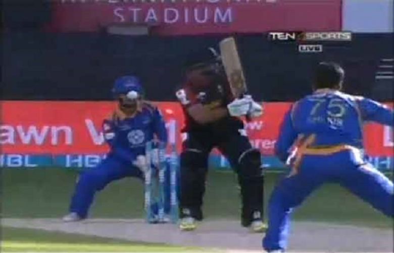Karachi Kings beat Lahore Qalandars in a one sided match