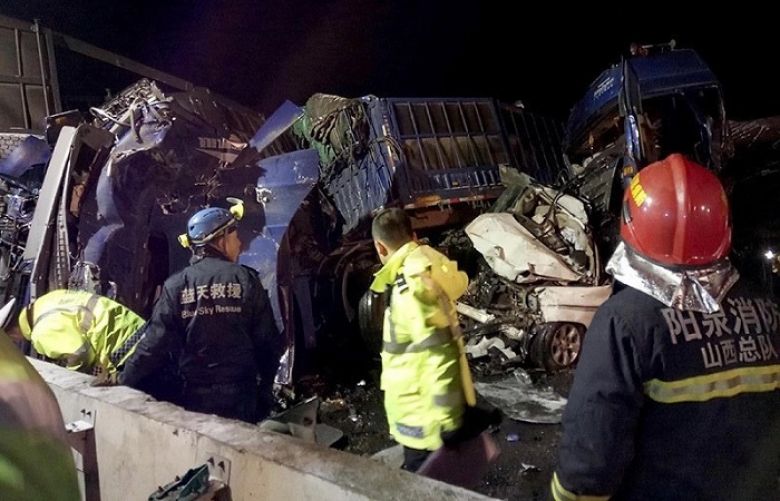 Traffic accidents in China, Thailand kill 35