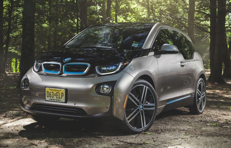 BMW to offer new version of i3 electric car in 2017: report