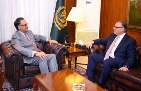 US ambassador to Pakistan Donald Blome, interim Foreign Minister Jalil Abbas Jilani
