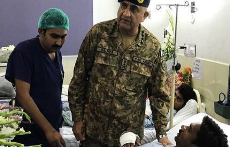 COAS General Qamar Javed Bajwa at General Hospital Lahore.