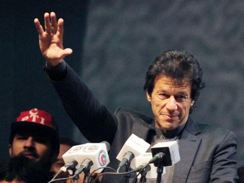 Imran Khan follows Qadri, directs protestors to move towards PM House