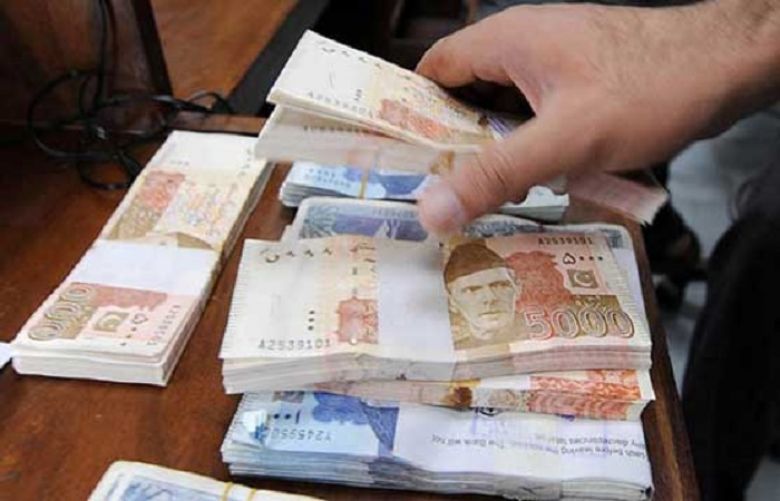 Pakistani rupee only currency to gain 10pc or more in 2014