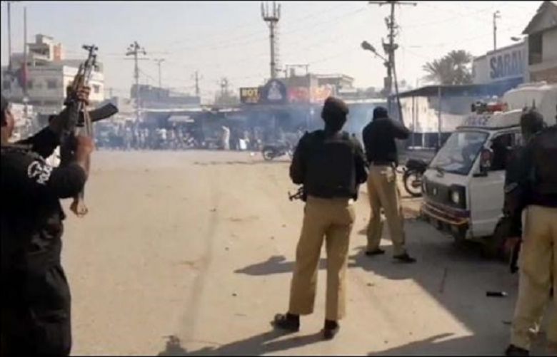 Three locals injured as police shell protest in Karachi
