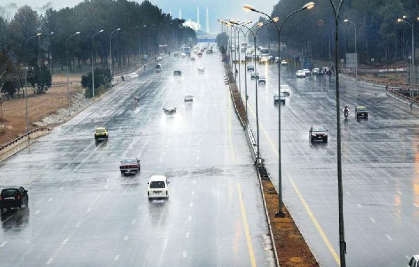Rain lashes Twin cities, Lahore