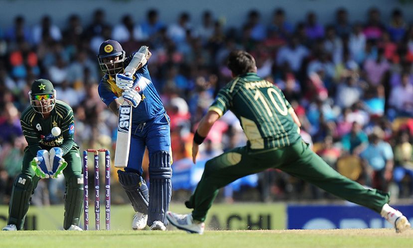 Cricket: Pakistan seek 311 to win series