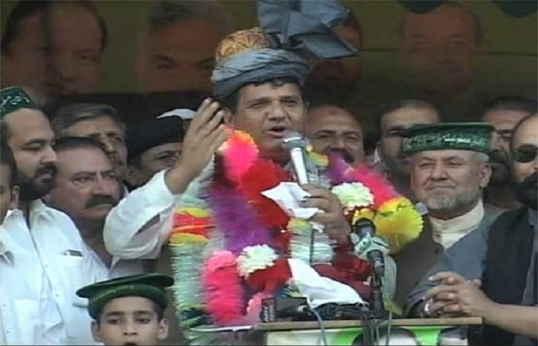 No one can force PM to resign: Amir Muqam