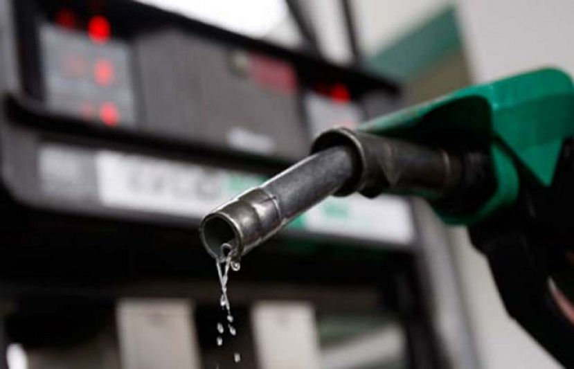 حکومت نے پٹرول کی قیمتوں میں کمی کا اعلان کر دیا