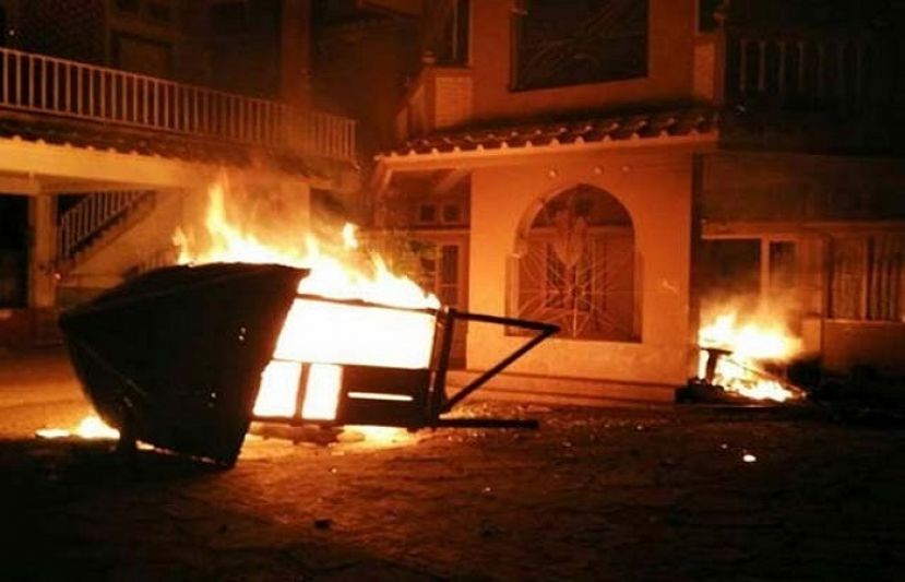 بھارتی ریاست منی پور میں مظاہرین نے وزیرسمیت 5 ارکان اسمبلی کے گھر جلا دیئے