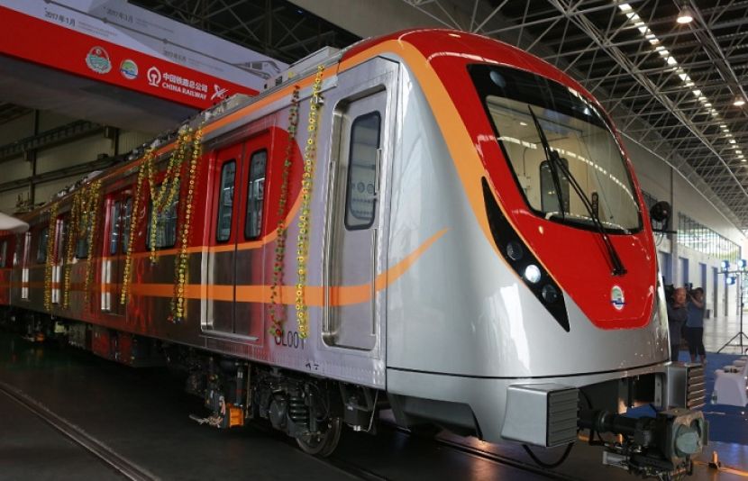 وزیراعلیٰ پنجاب نے پہلی اورنج لائن ٹرین کی تصاویر سوشل میڈیا پر شیئر کردیں