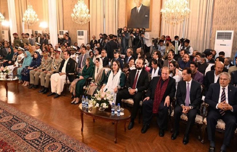 صدر آصف زرداری کی تقریب حلف برداری میں آرمی چیف اور چیف جسٹس کی بلاول بھٹو سے ملاقات ہوئی ہے 