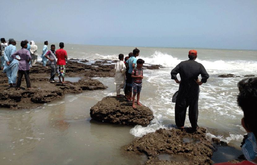 کراچی کے ساحلوں پر 6 ماہ کے لیے دفعہ 144 نافذ