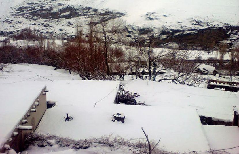 گلگت بلتستان کے بالائی علاقوں میں برف باری اور بارش