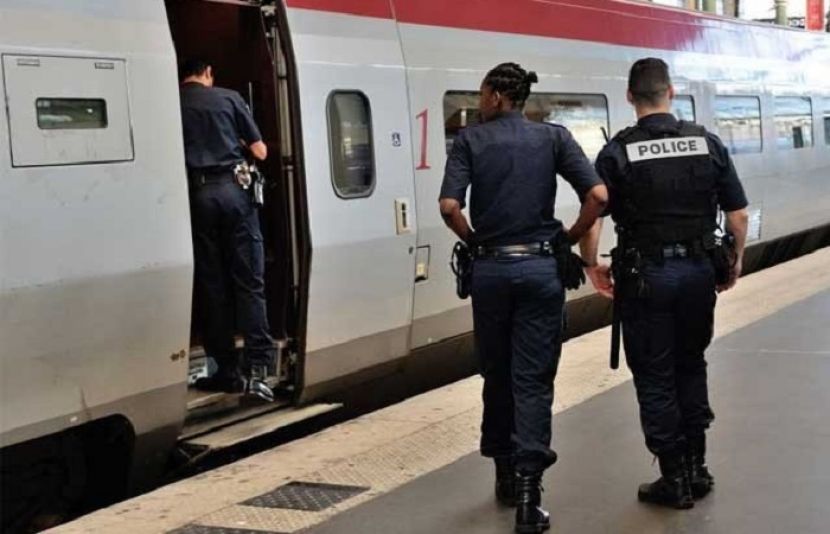 فرانس میں حملہ آوروں کی ٹرین پر فائرنگ