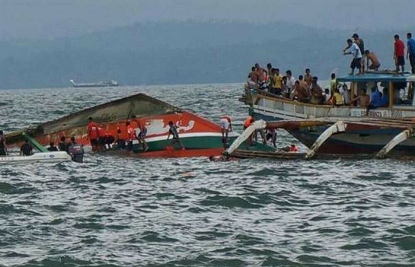 نائیجریا کے مصنوعی جھیل میں مسافربردار کشتی الٹنے سے 26 افراد ہلاک جبکہ کئی لاپتہ ہو گئے ۔