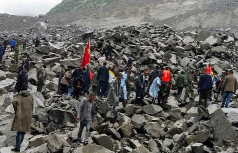 چین کے صوبے سیچوان میں لینڈسلائیڈنگ، 140 افراد دب گئے