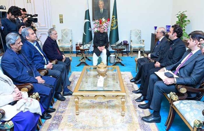 پیپلزپارٹی کے وفد کی وزیراعظم سے ملاقات، پاکستان کے استحکام کیلئے ساتھ چلنے کا عزم