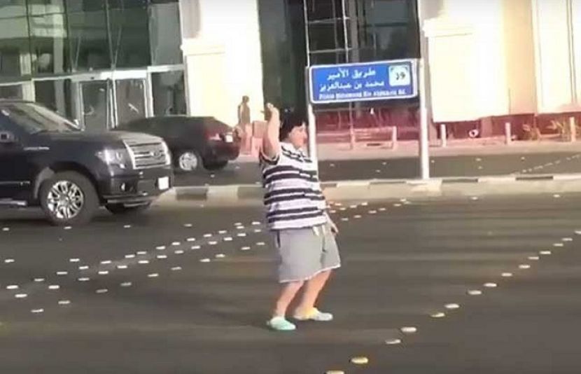 سعودی عرب میں سڑک پر رقص کے الزام میں لڑکا گرفتار